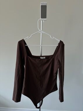 Babaton Square Neck Long Sleeve Contour Bodysuit - Dark Brown